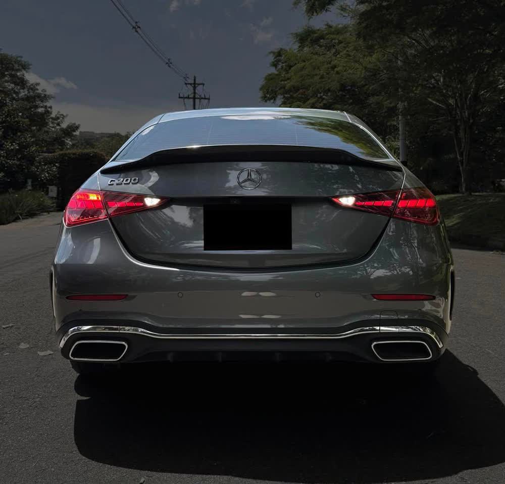 Mercedes-Benz C 300 2