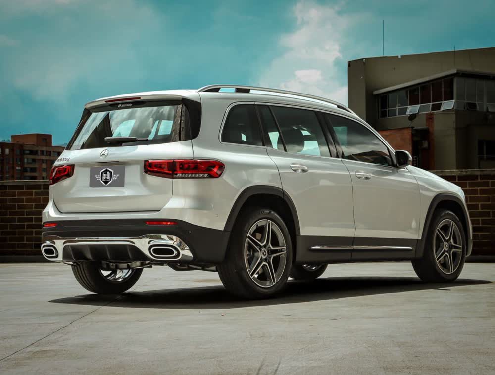 Mercedes-Benz GLB 250 2
