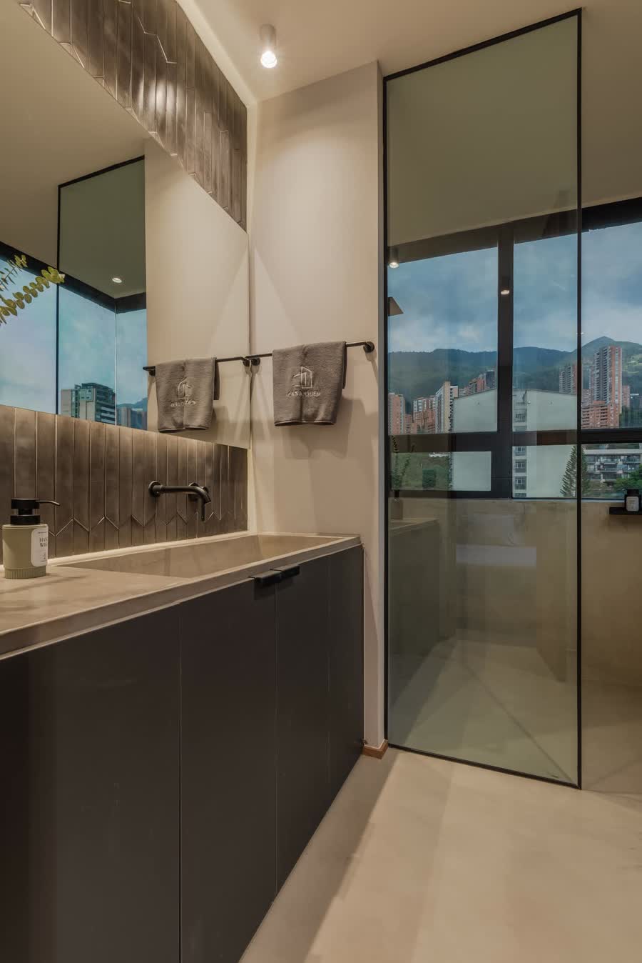 CASA ODED #8 · PENTHOUSE 19